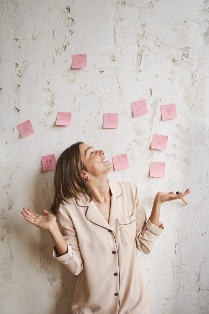 Mulher definindo metas Mulher definindo metas